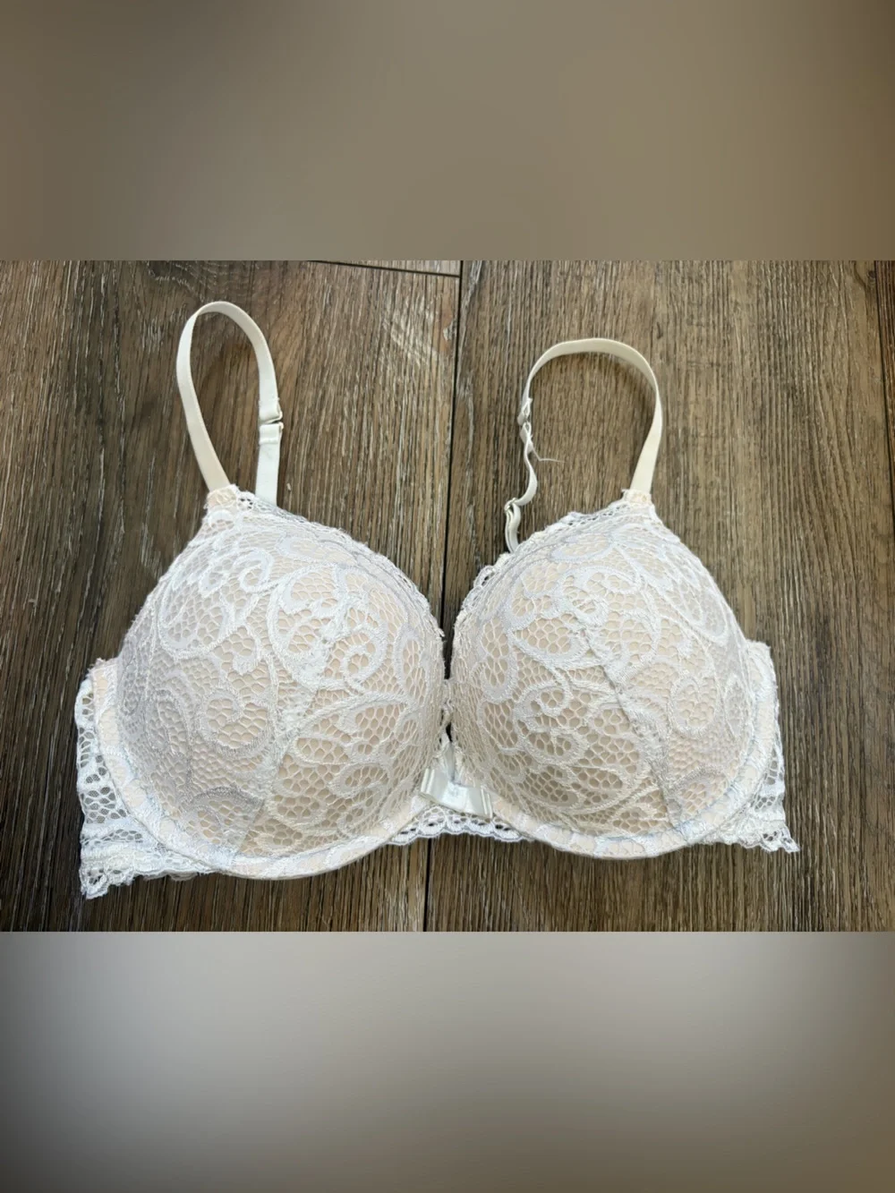 Fredericks of Hollywood Lace Overlay Light Cream extreme Push-Up Bra - 34C